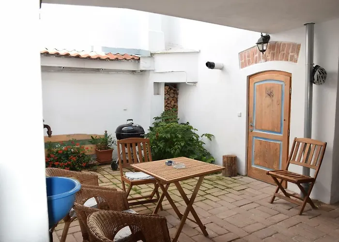 Apartmany Zluty Domecek